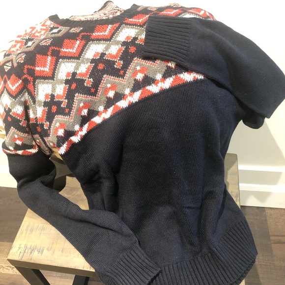 New V-Neck Sweater, M Size, Unisex ❄️ - Picture 5 of 5